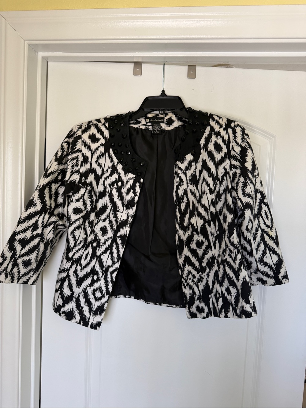 Valerie Bertinelli Black and White Patterned Open Blazer with Studded Collar